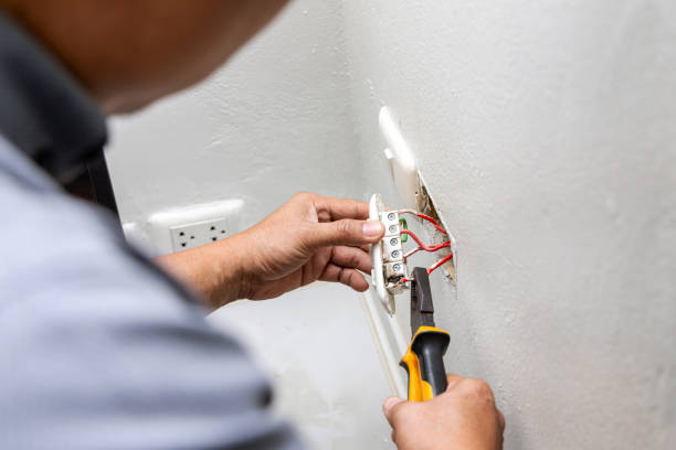 Best Affordable Emergency Electrician  in East Franklin, NJ